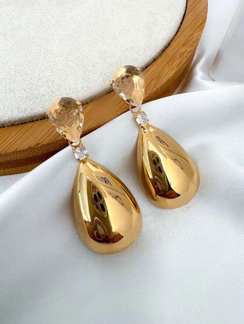 Brinco Folheado a Prata Gota Lisa com Ponteira de Zircônia