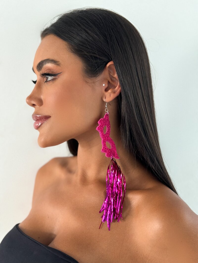 Brinco Máscara com Plumas