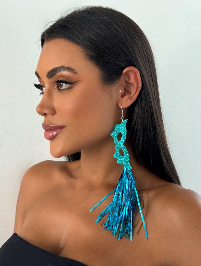 Brinco Máscara com Plumas