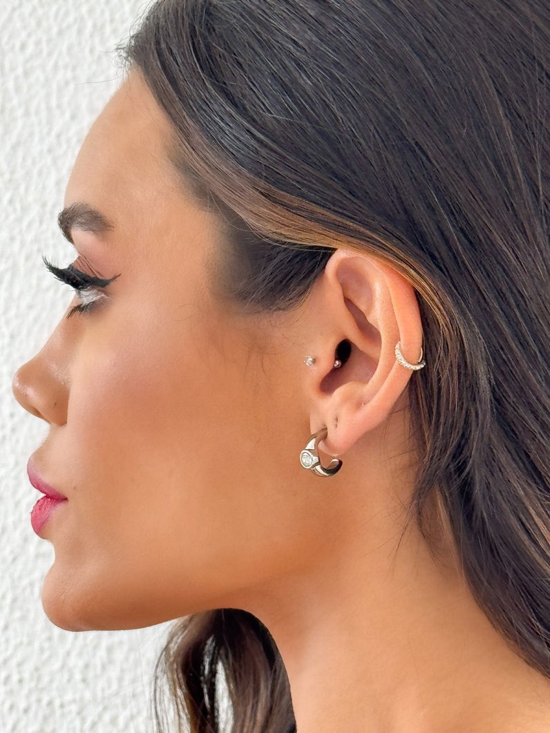 Brinco Semi joia Com Pontos de Luz