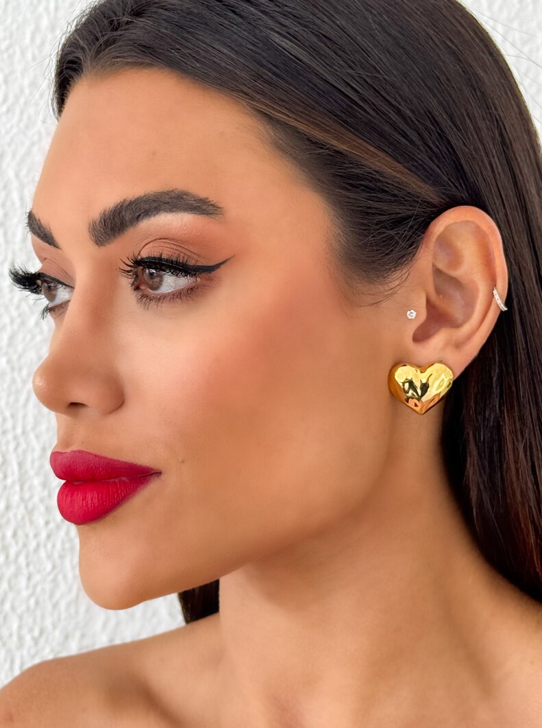 Brinco Semi Joia Coração Martelado
