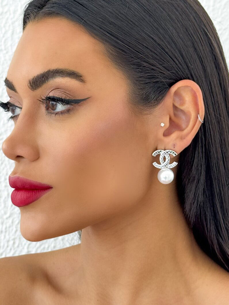 Brinco Semi Joia Inspiração Com Pérola