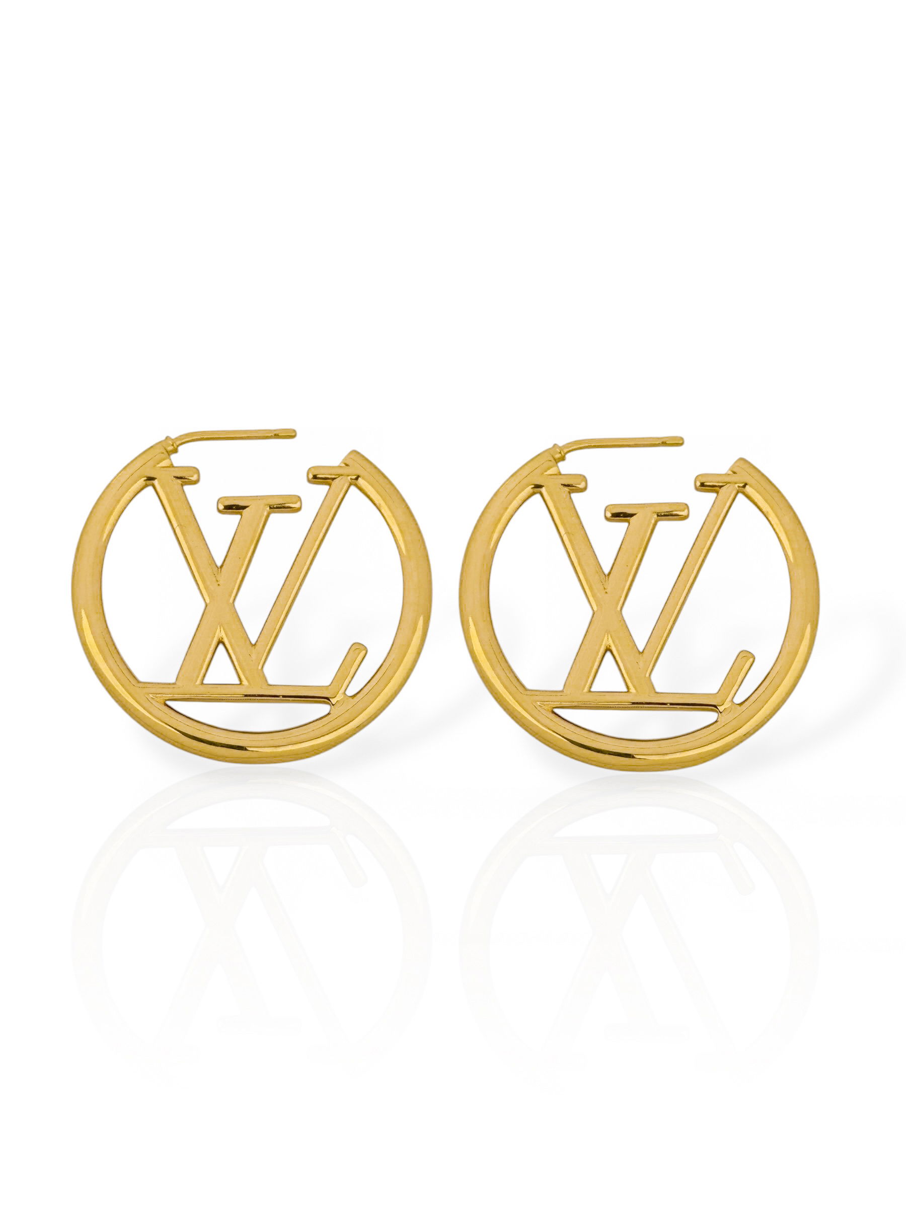 Brinco Folheado a Ouro 18k e Prata Argola Click Inspiração LV. Liso