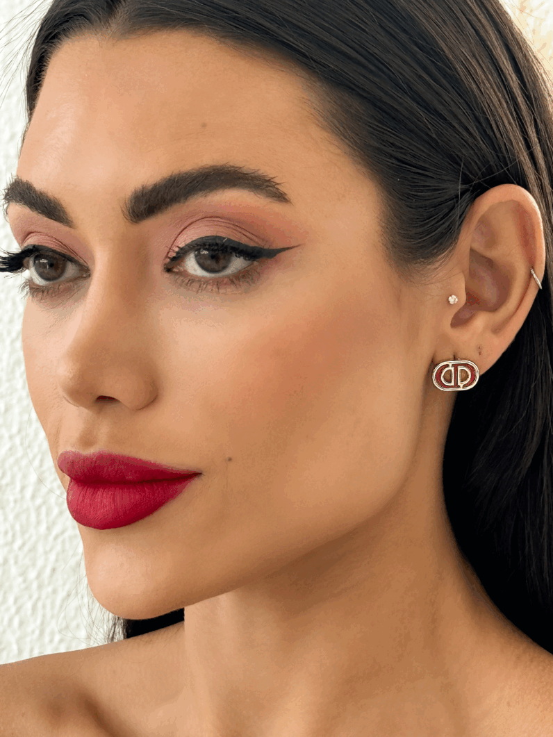 Brinco Semi Joias Ouro e Prata Com Resina Inspiração CD