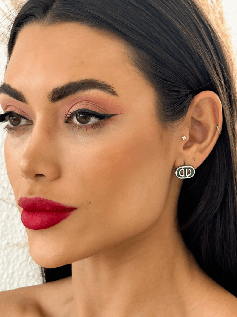 Brinco Semi Joias Ouro e Prata Com Resina Inspiração CD