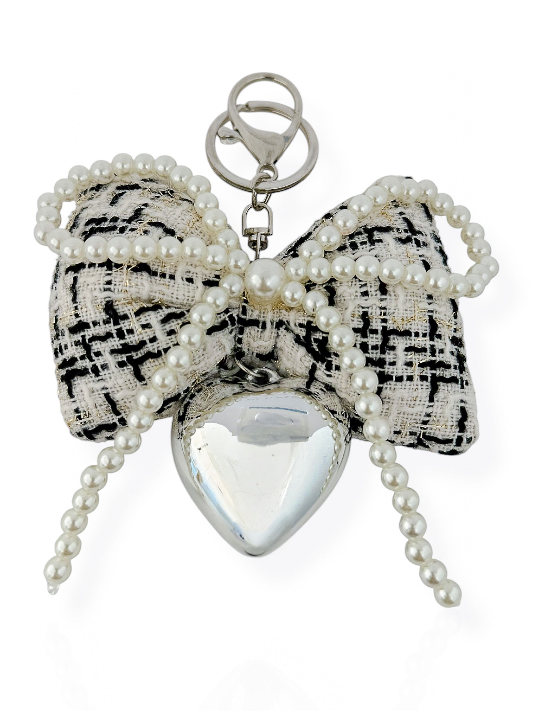 Chaveiro Folheado a Prata Laço Almofadinha com Perolas e Coração