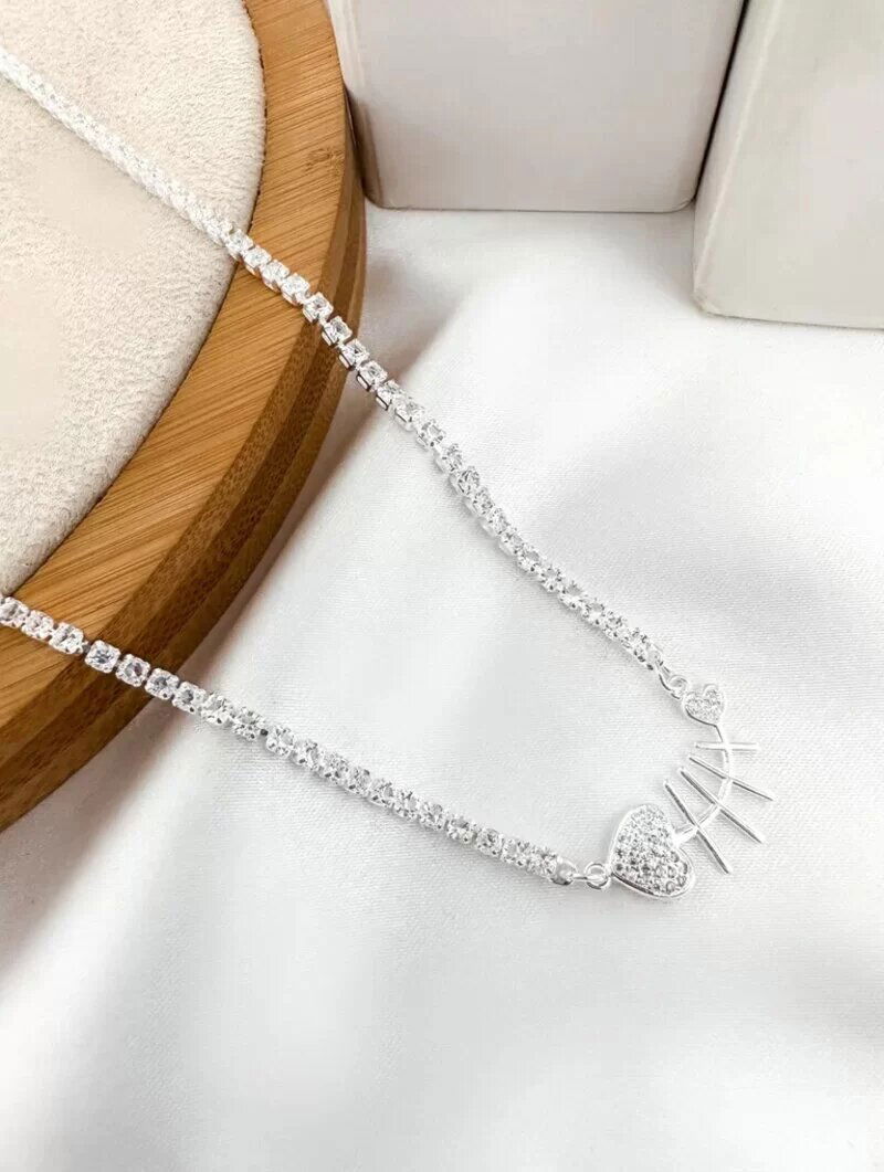 Choker corações zircônias três linhas folheado a prata 925.