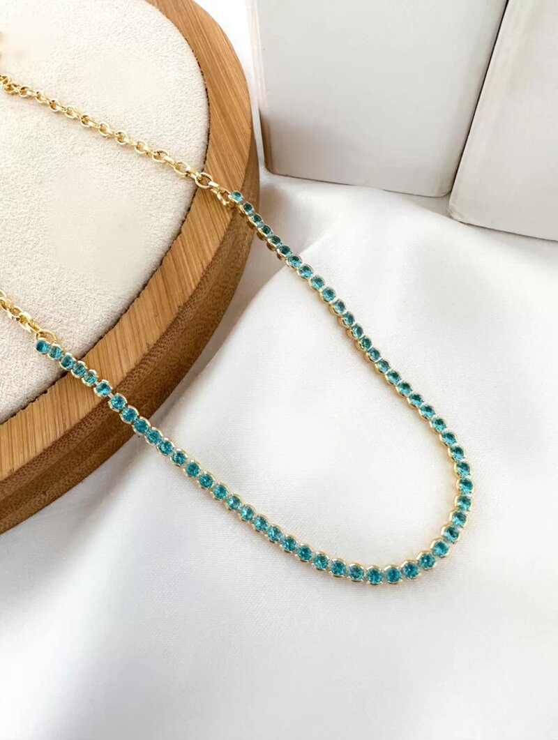 Choker de cristais folheado a ouro 18k e prata 925.