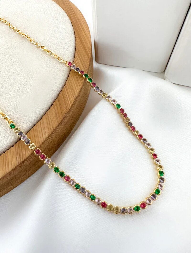 Choker de cristais folheado a ouro 18k e prata 925.