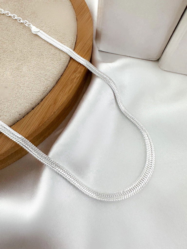 Choker fita folheado a ouro 18k e prata 925.