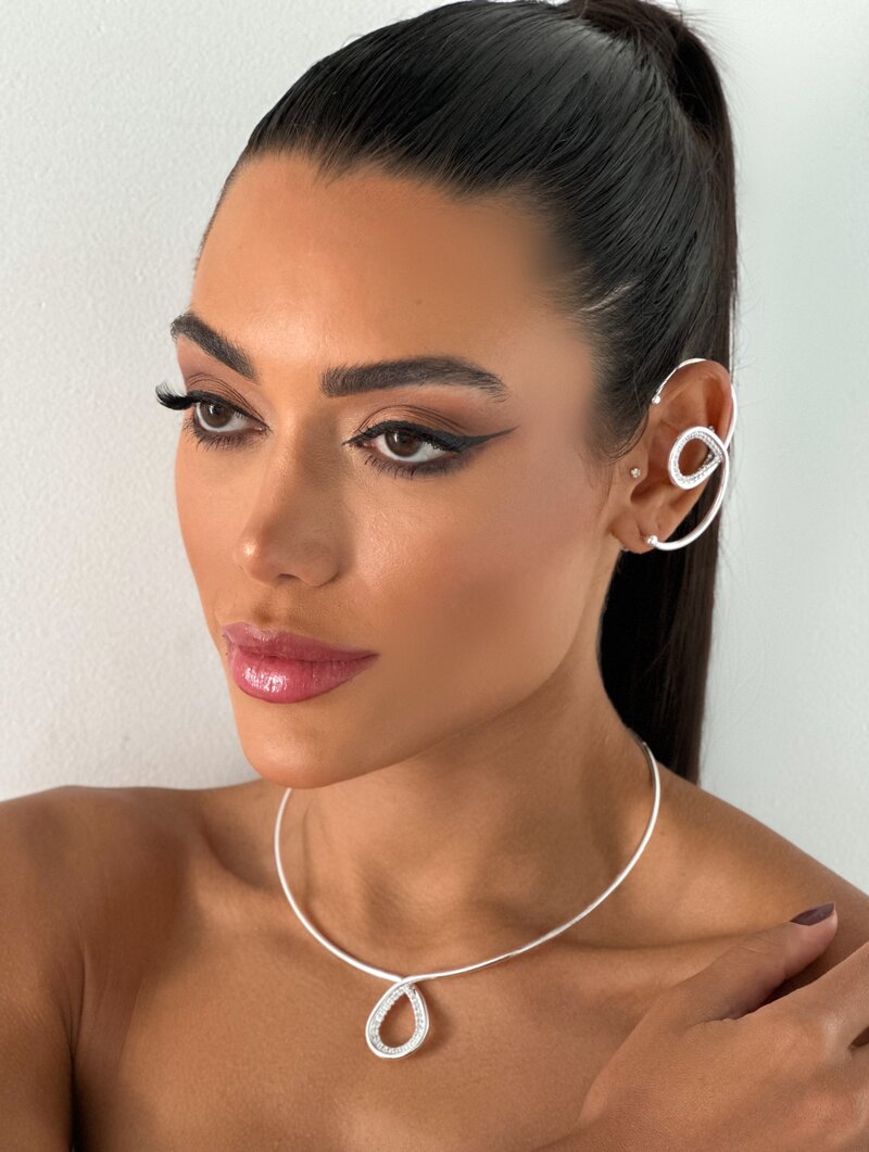 Choker Folheada a Ouro 18k e Prata 925 Aro com Gota Vazada com Micro Zircônias