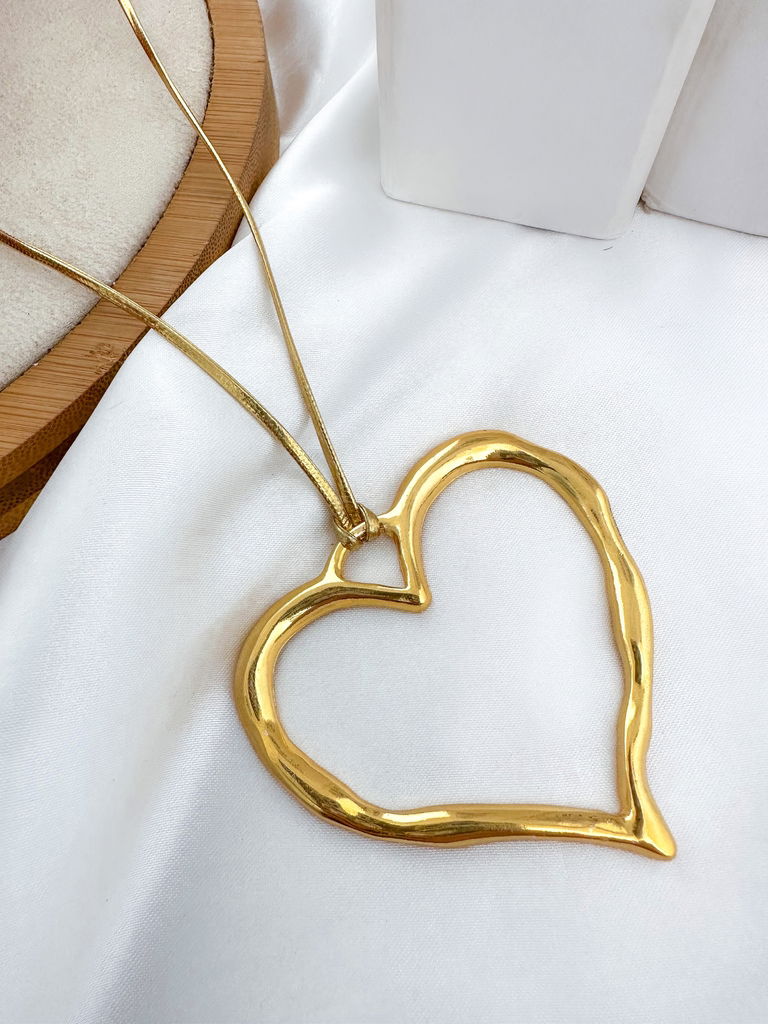 CHOKER FOLHEADA A OURO 18K E PRATA CORAÇÃO VAZADO MARTELADO