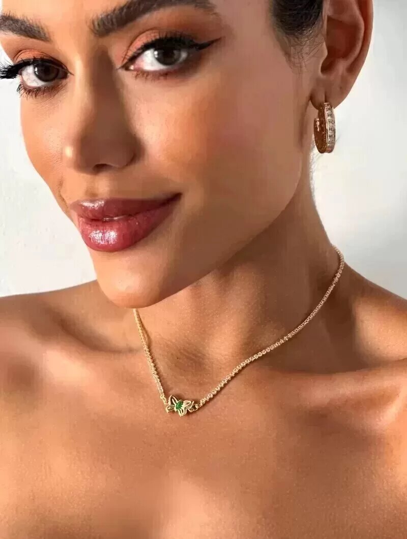 Choker folheada a ouro 18k micro zircônias e borboleta
