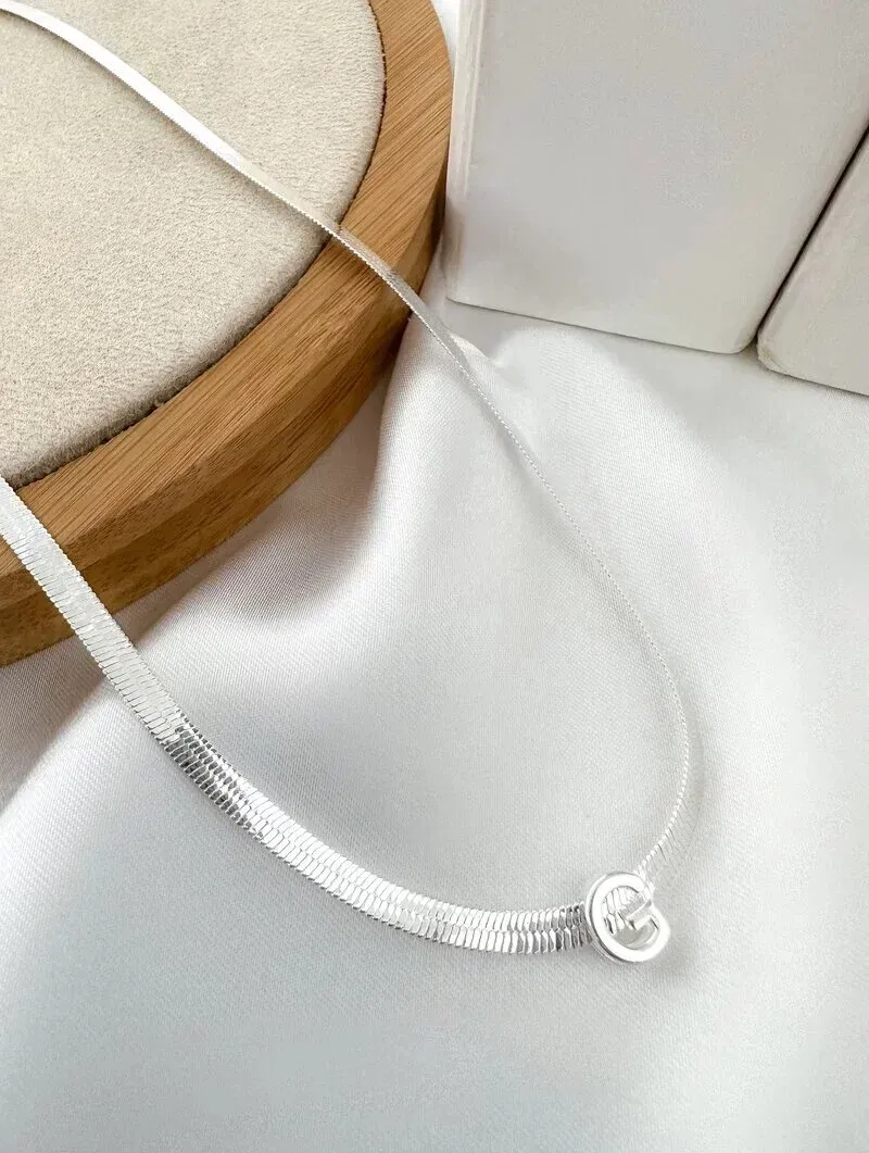 Choker Folheado a Ouro 18k e Prata 925 Fita Laminada com Inicial