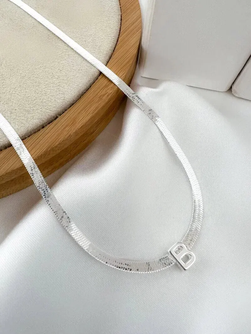 Choker Folheado a Ouro 18k e Prata 925 Fita Laminada com Inicial