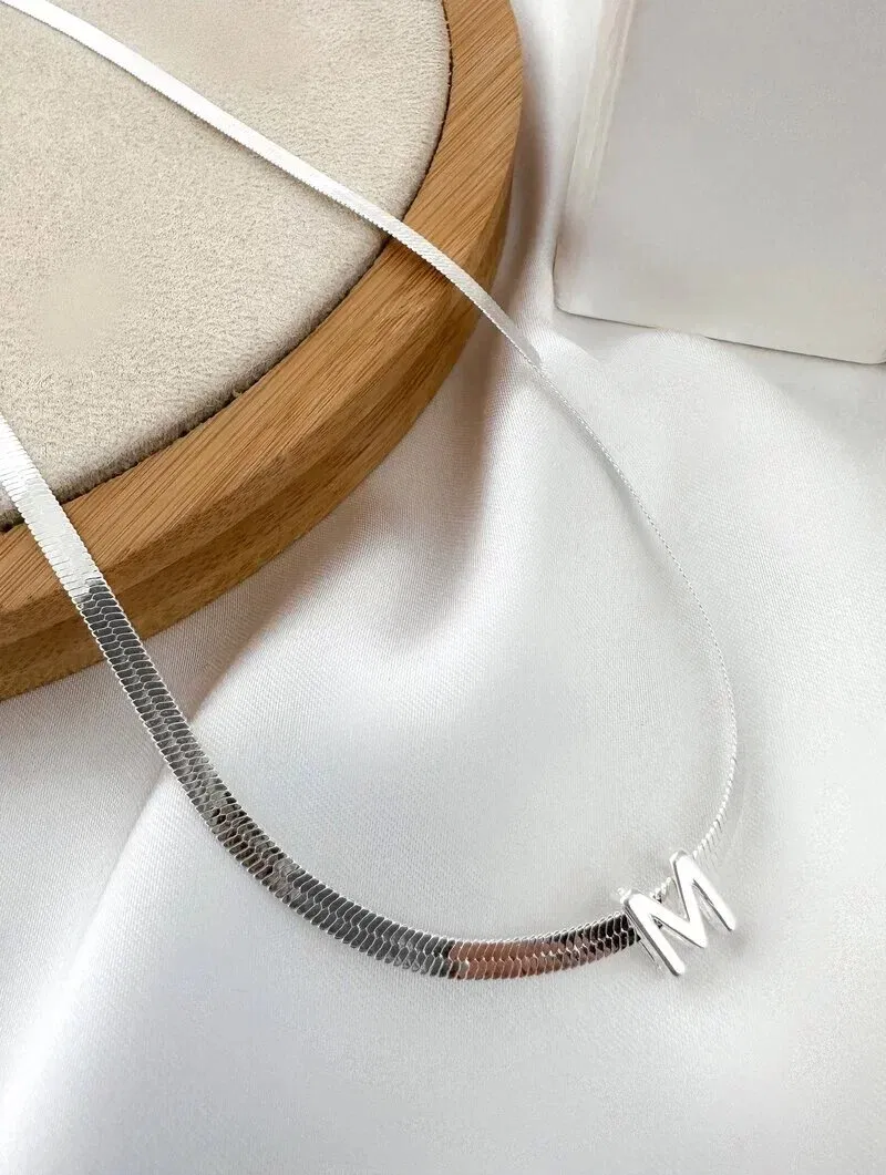 Choker Folheado a Ouro 18k e Prata 925 Fita Laminada com Inicial