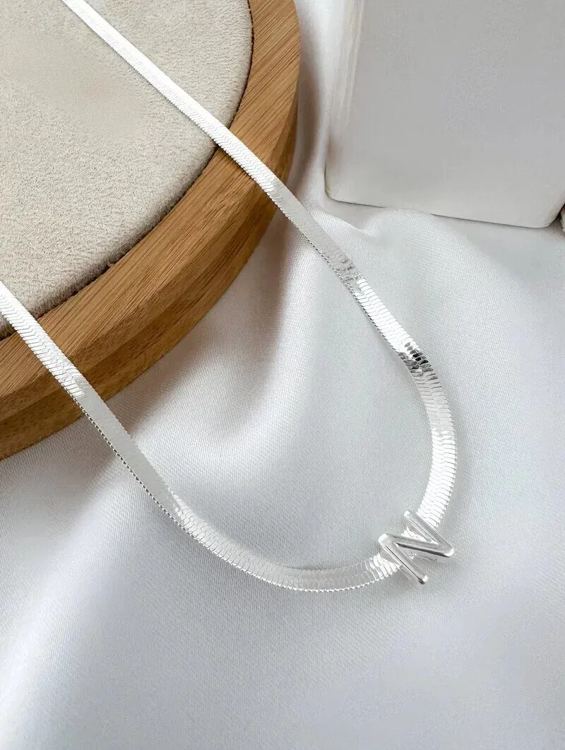 Choker Folheado a Ouro 18k e Prata 925 Fita Laminada com Inicial