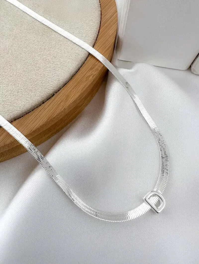 Choker Folheado a Ouro 18k e Prata 925 Fita Laminada com Inicial