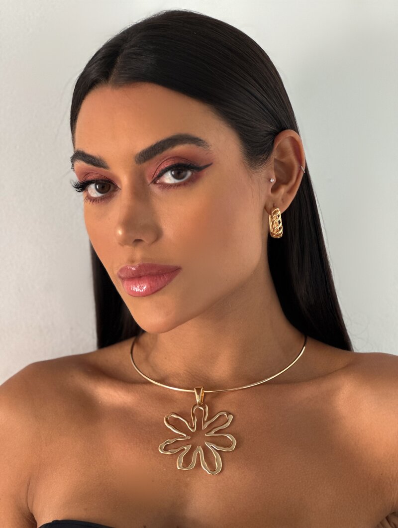 Choker Folheado a Ouro 18k e Prata Aro com Maxi Flor Vazada