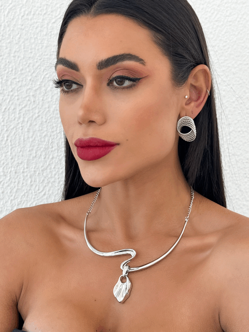 Choker Folheado a Ouro 18k e Prata Aro com Pingente Martelado