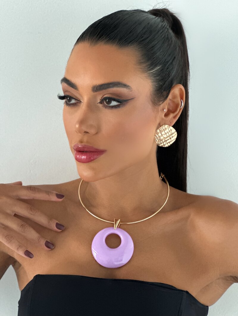 Choker Folheado a Ouro 18k e Prata Aro com Pingente Resinado Vazado