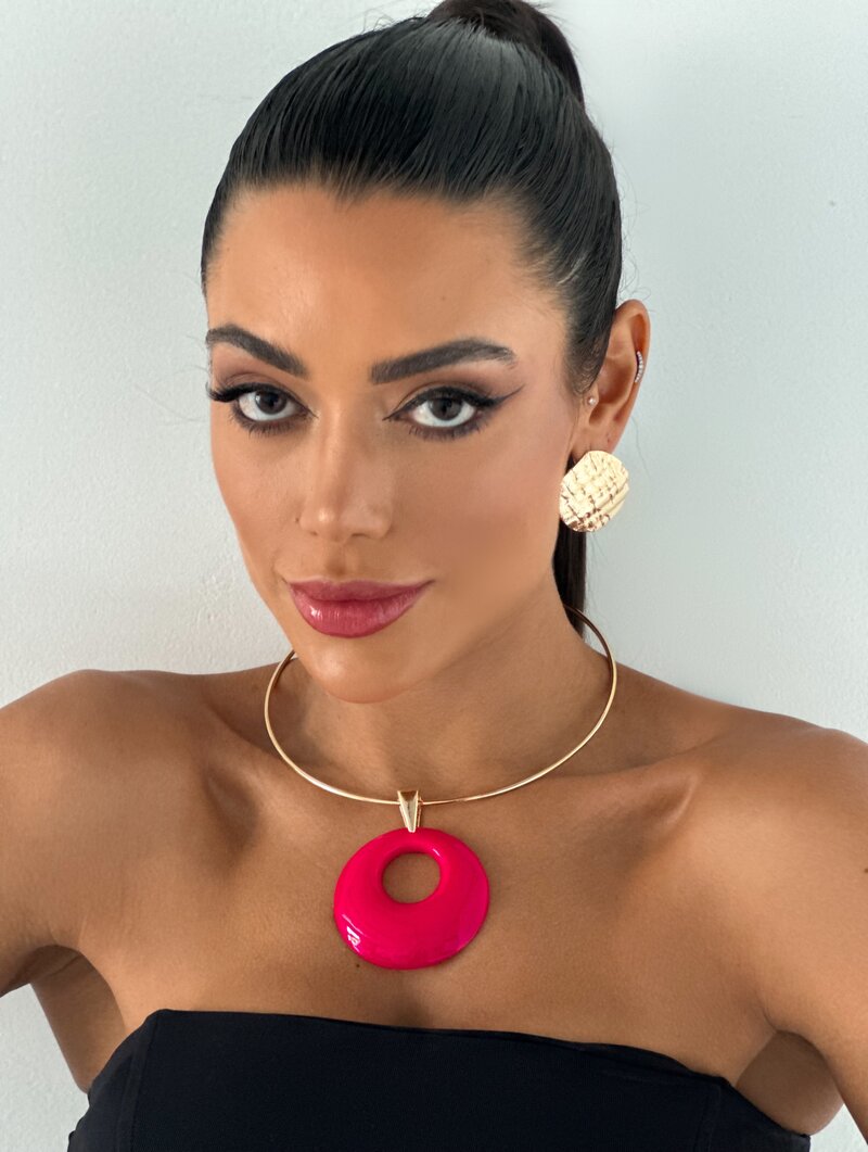 Choker Folheado a Ouro 18k e Prata Aro com Pingente Resinado Vazado