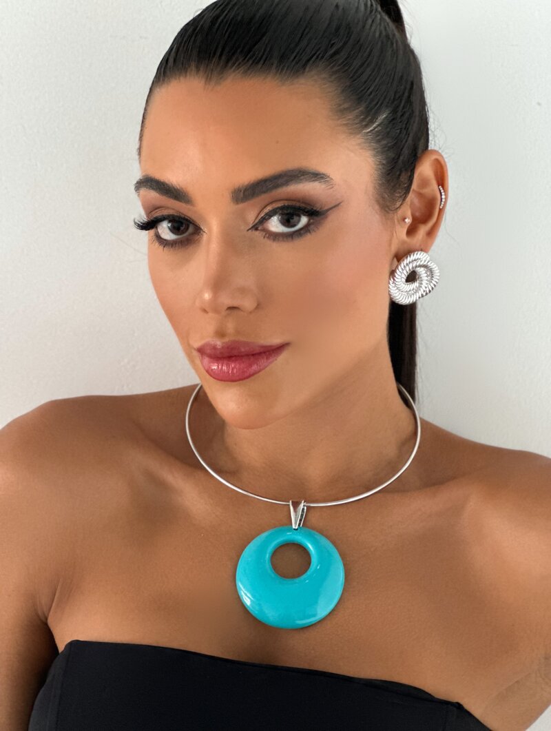 Choker Folheado a Ouro 18k e Prata Aro com Pingente Resinado Vazado