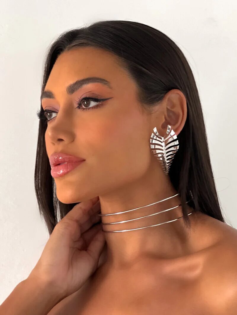 CHOKER FOLHEADO A OURO 18K E PRATA TRÊS FIOS VAZADOS