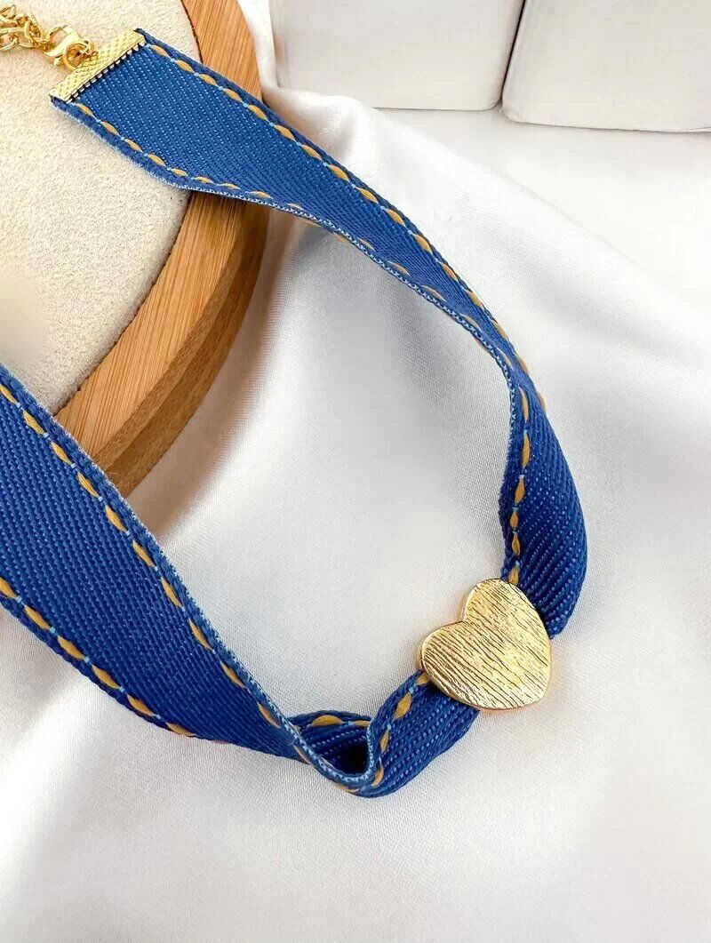 Choker Jeans com Pingente Coração Escovado