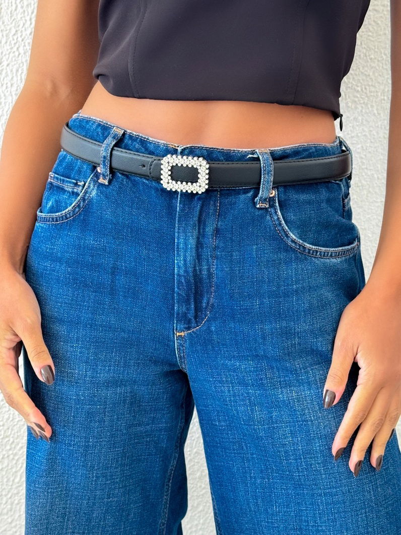 Cinto De Couro Com Fivela Folheado a Prata Com Zircônias