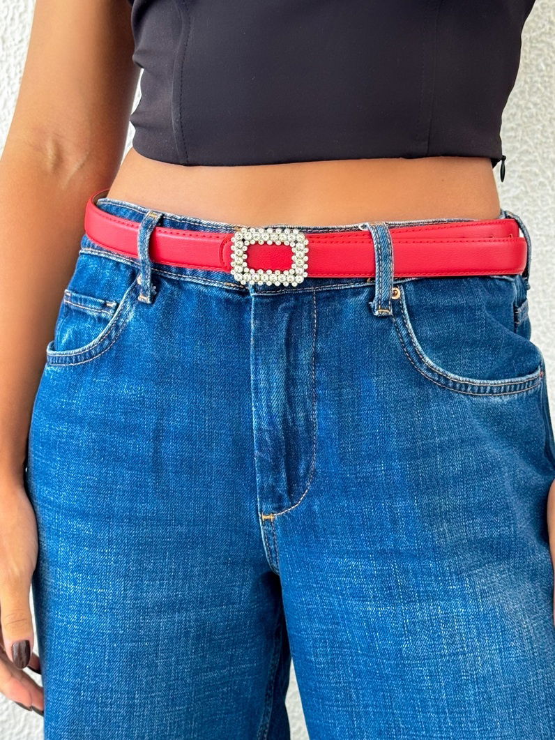 Cinto De Couro Com Fivela Folheado a Prata Com Zircônias