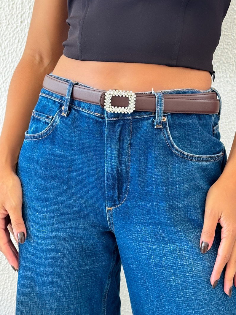 Cinto De Couro Com Fivela Folheado a Prata Com Zircônias