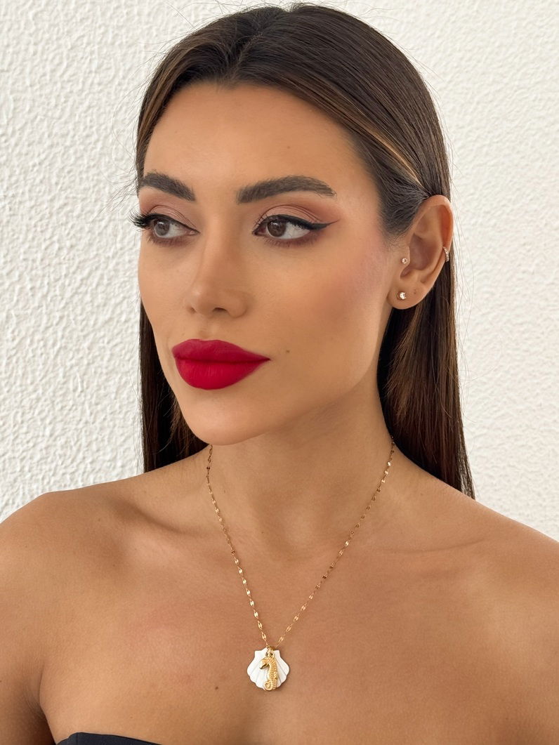 Colar Aço Inoxidável Folheado a Ouro 18k e Prata Com Pingente Concha e Cavalo Marinho