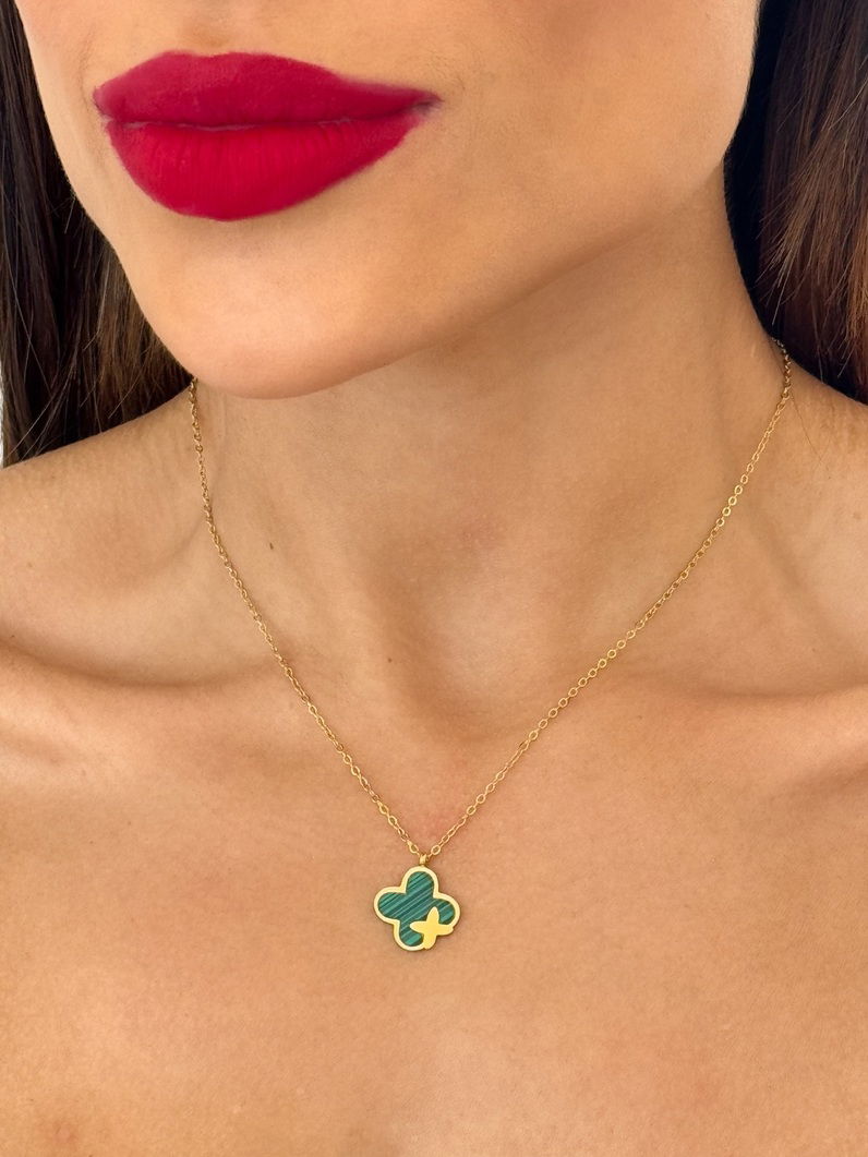 Colar Aço Inoxidável Folheado a Ouro 18k Inspiração Vg. Resinada