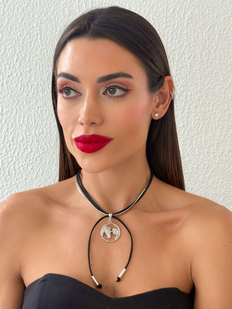 Colar Boho Com Pingente Folheado a Ouro 18k Design Horse
