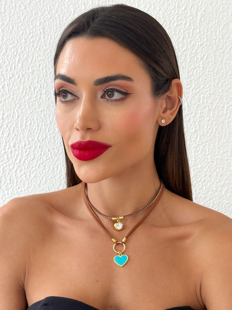 Colar Boho Duplo Com Pingente Folheado a Ouro 18k Coração Resinado e Ponto de Luz