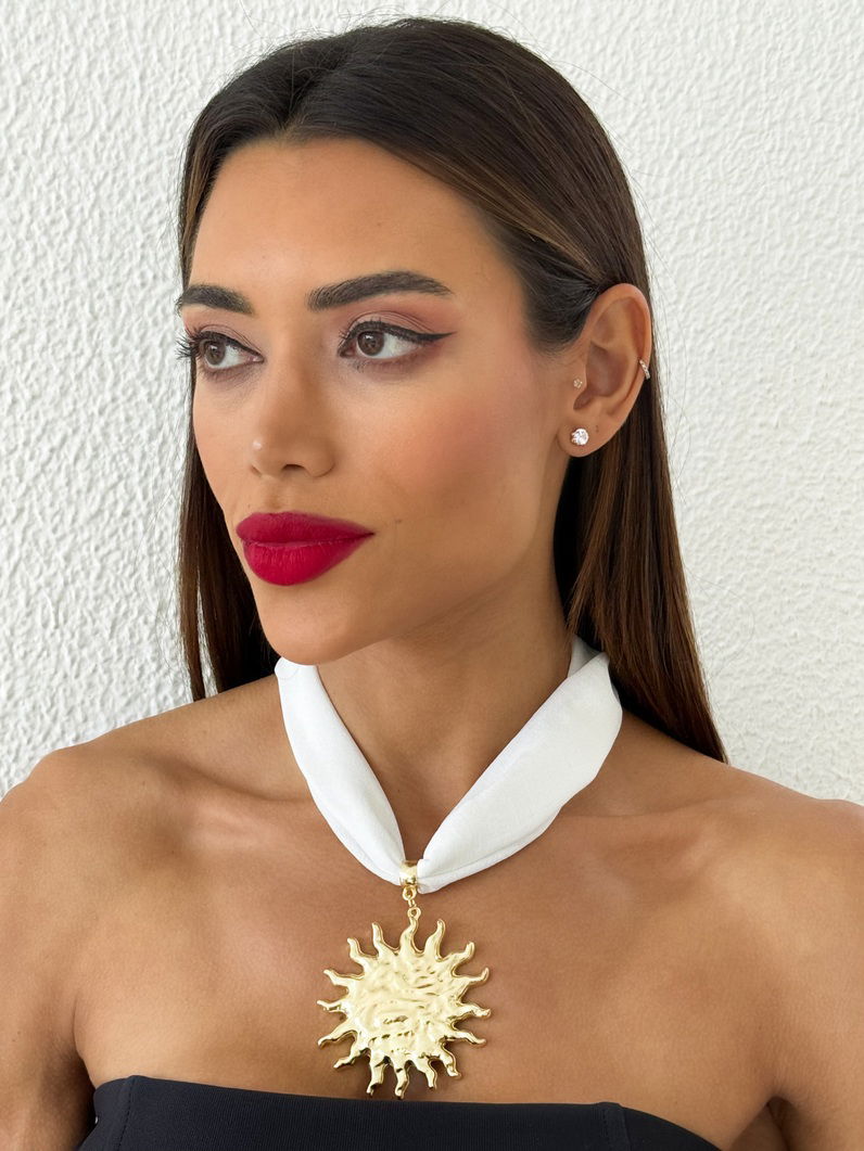 Colar Com Lenço Folheado a Ouro 18k Pingente Sol