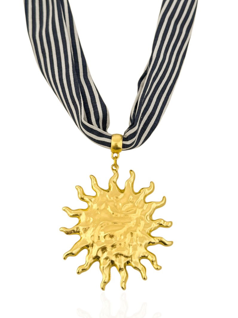 Colar Com Lenço Folheado a Ouro 18k Pingente Sol