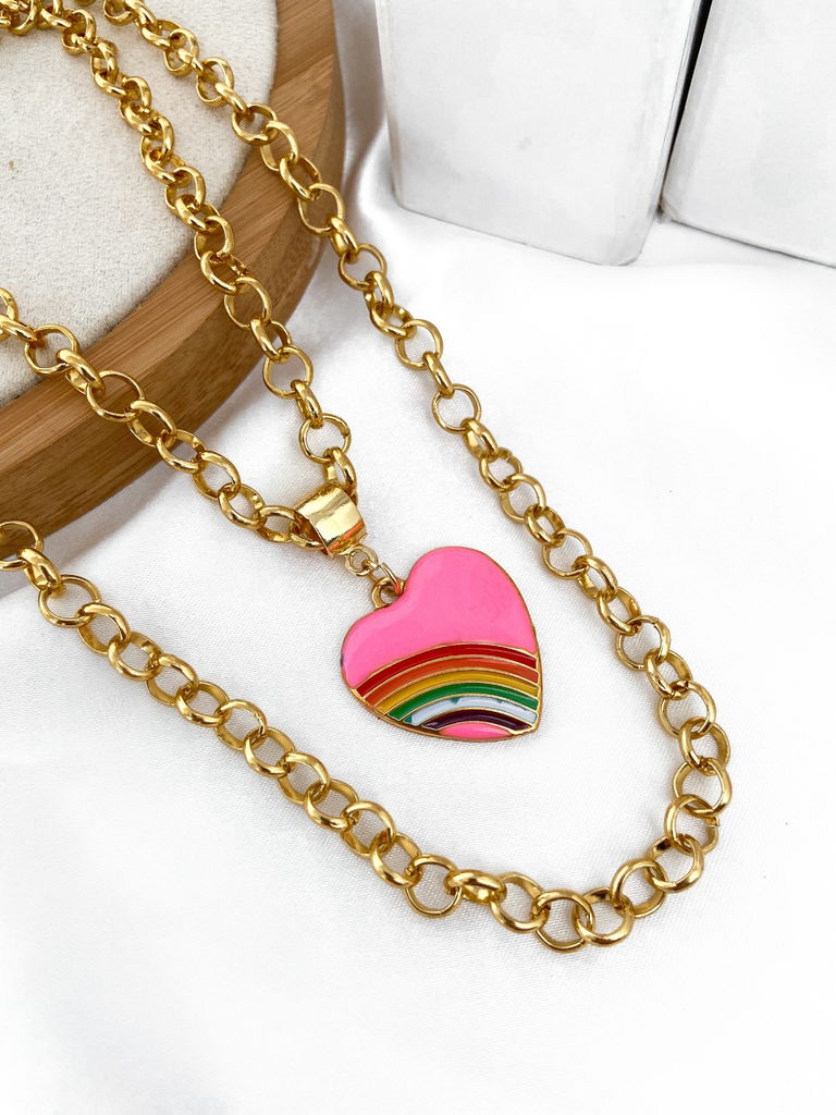 Colar correntaria 2 fios folheado a ouro coração resinado rainbow