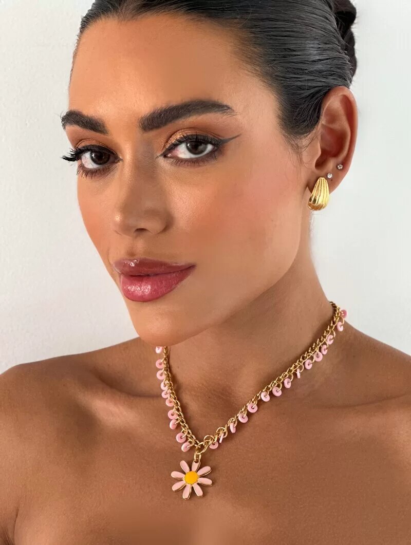 Colar Correntaria com Disco e Pingente de Margarida