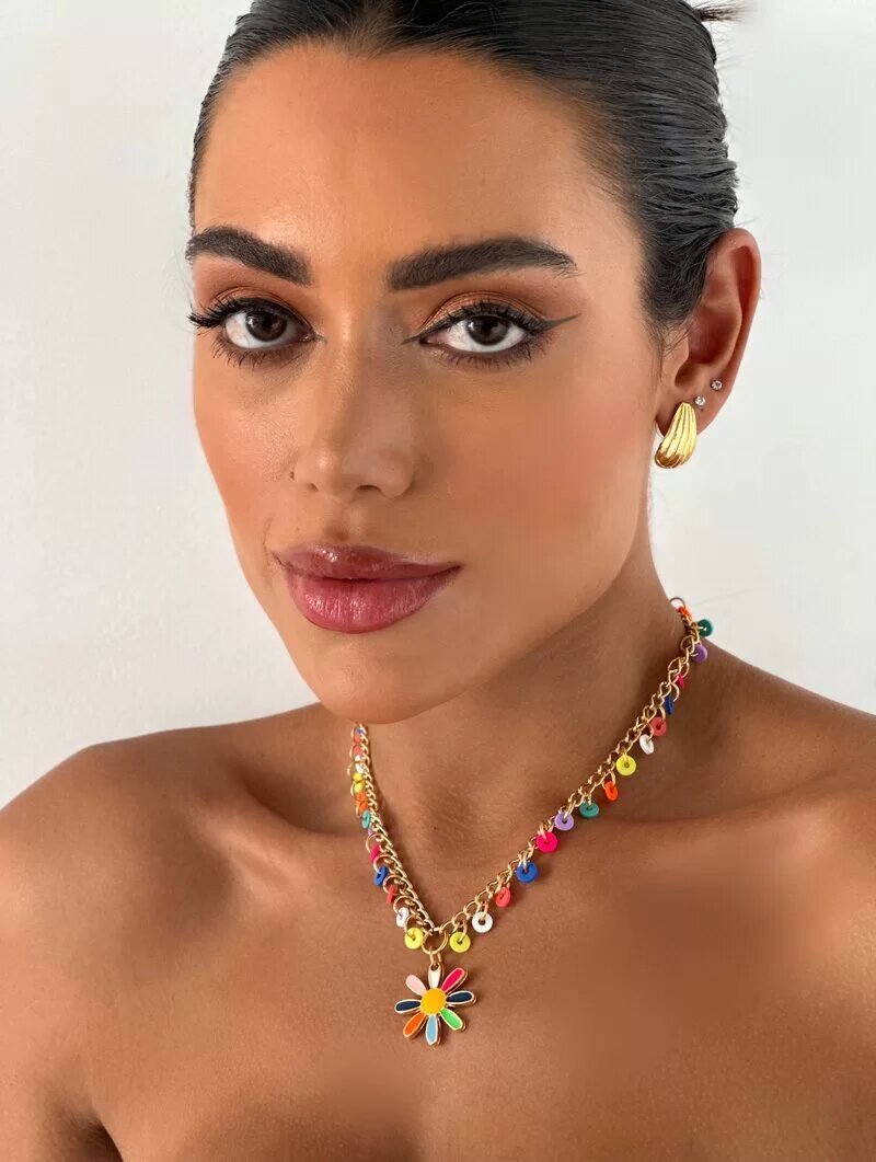 Colar Correntaria com Disco e Pingente de Margarida