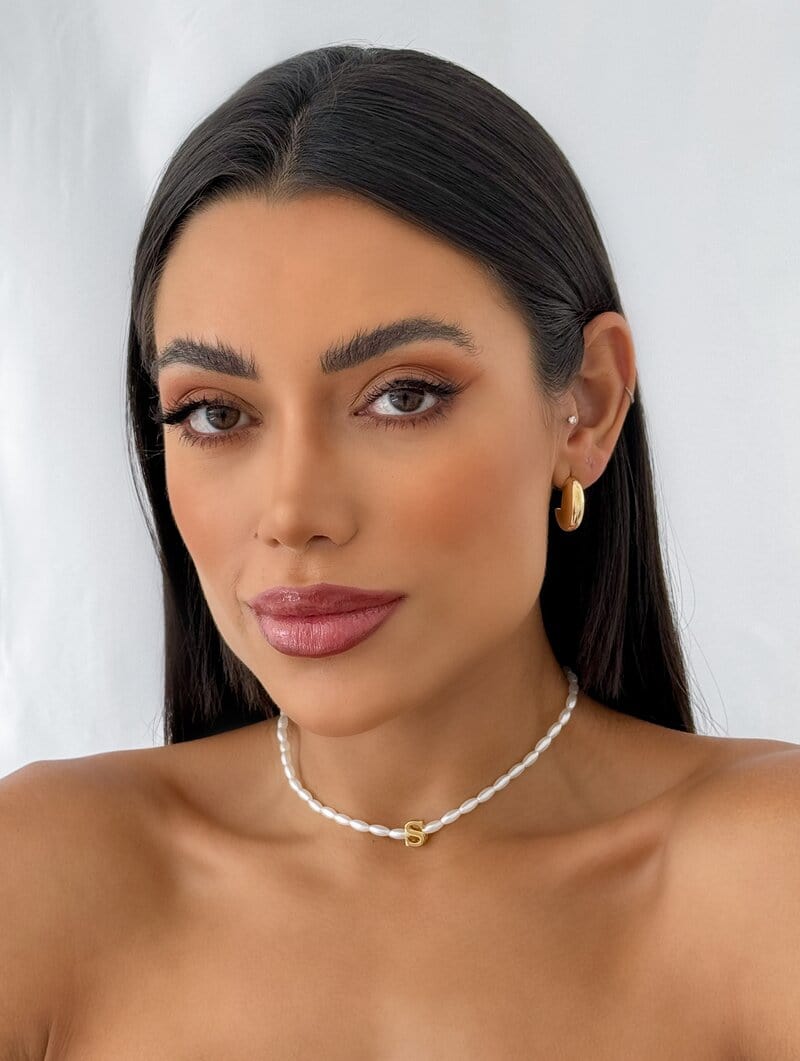 Colar de Pérolas com Inicial Folheada a Ouro 18k