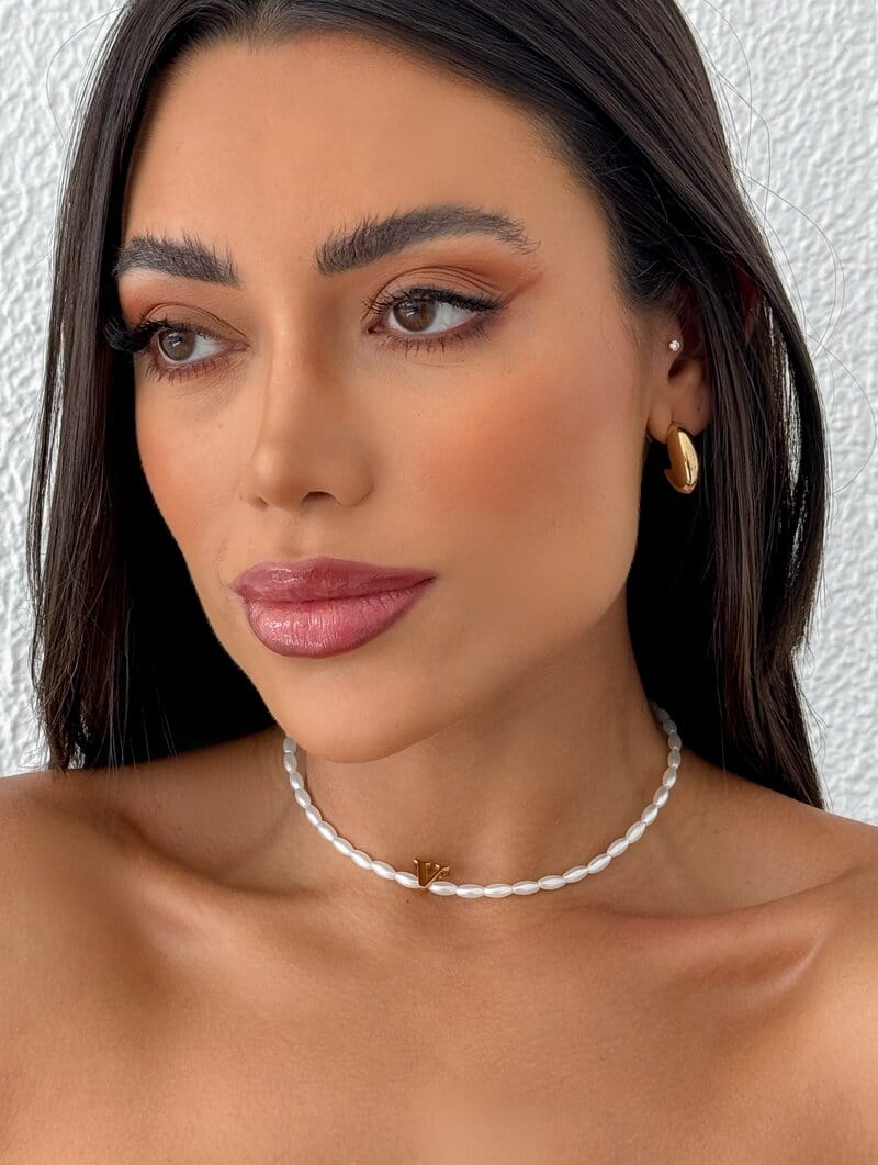 Colar de Pérolas com Inicial Folheada a Ouro 18k
