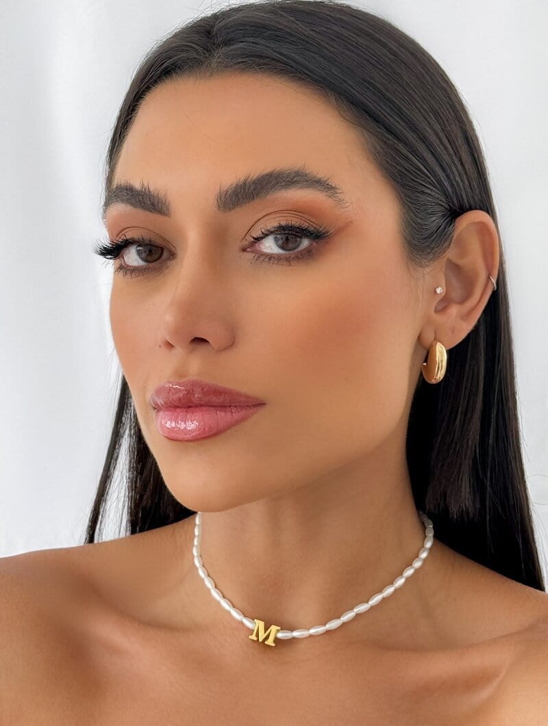 Colar de Pérolas com Inicial Folheada a Ouro 18k