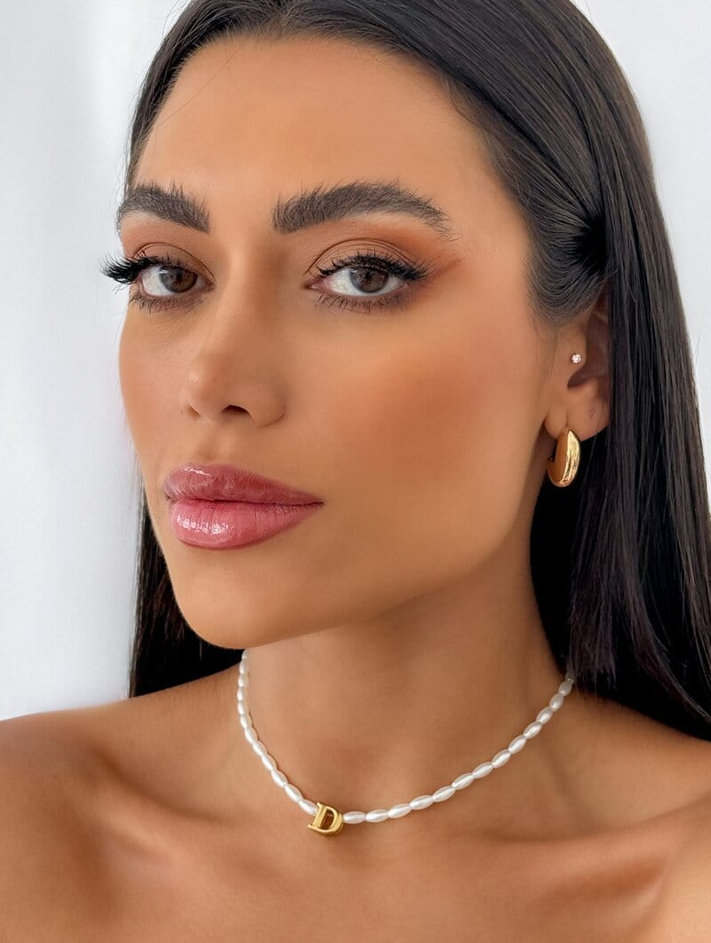 Colar de Pérolas com Inicial Folheada a Ouro 18k