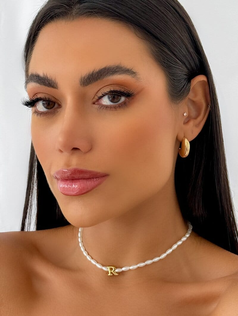 Colar de Pérolas com Inicial Folheada a Ouro 18k
