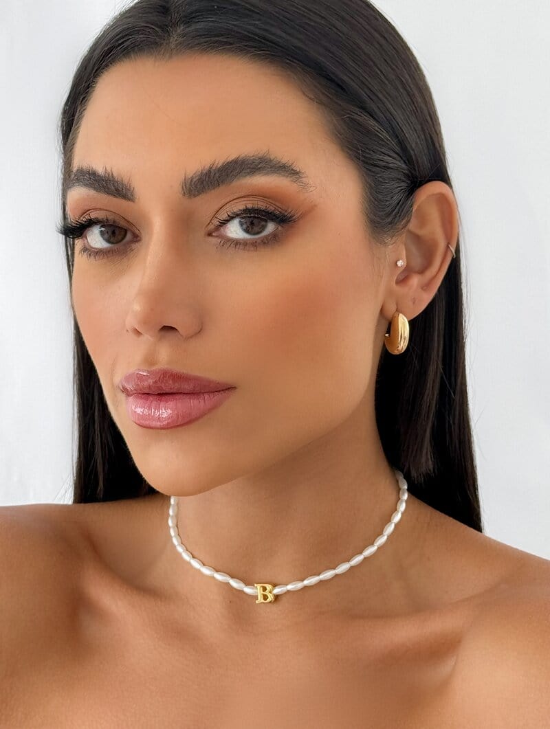 Colar de Pérolas com Inicial Folheada a Ouro 18k