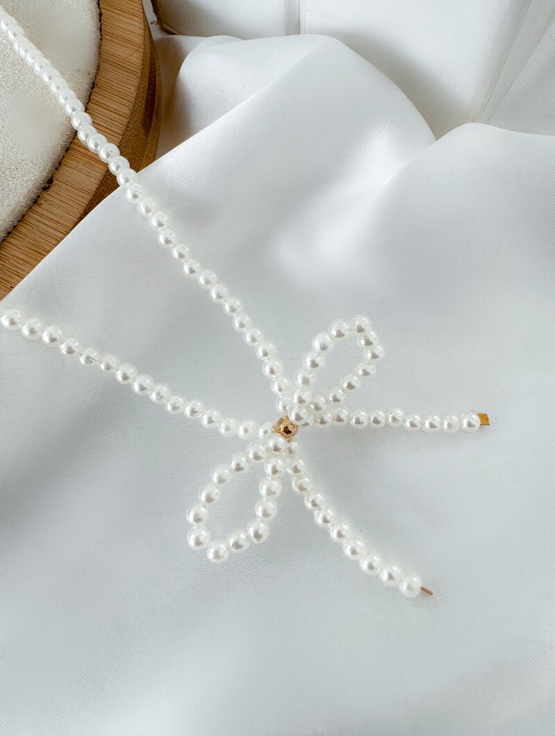 Colar de Pérolas com Laço