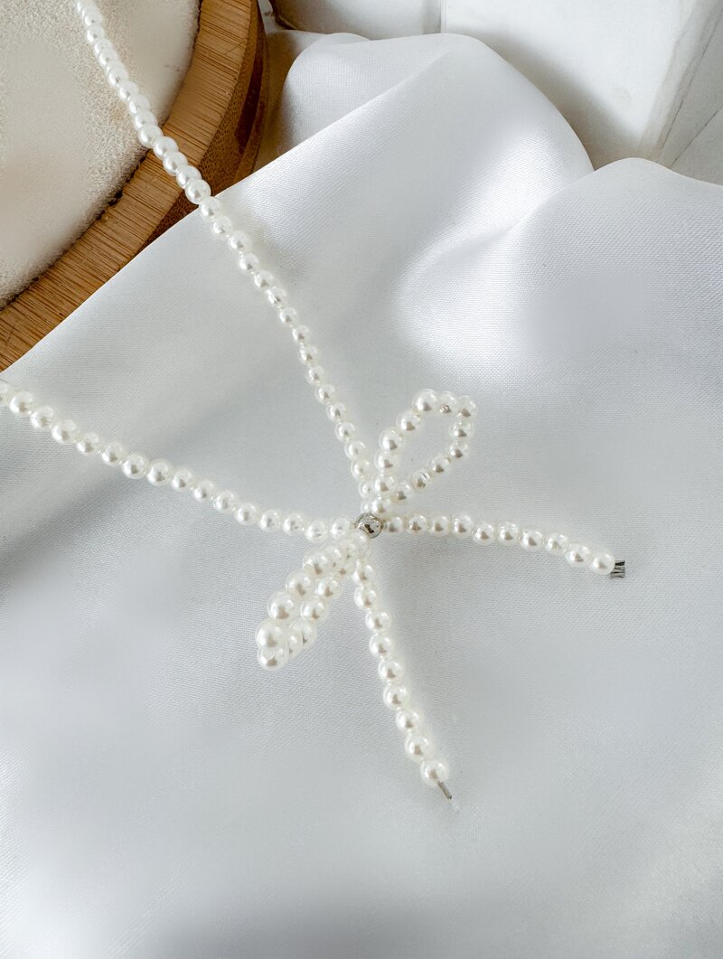 Colar de Pérolas com Laço