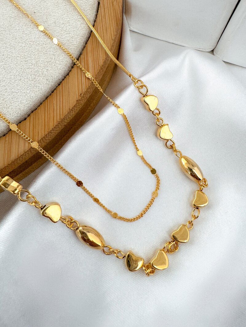 Colar Dupla Folheado a Ouro 18k Cordão Fino com Corações Lisos